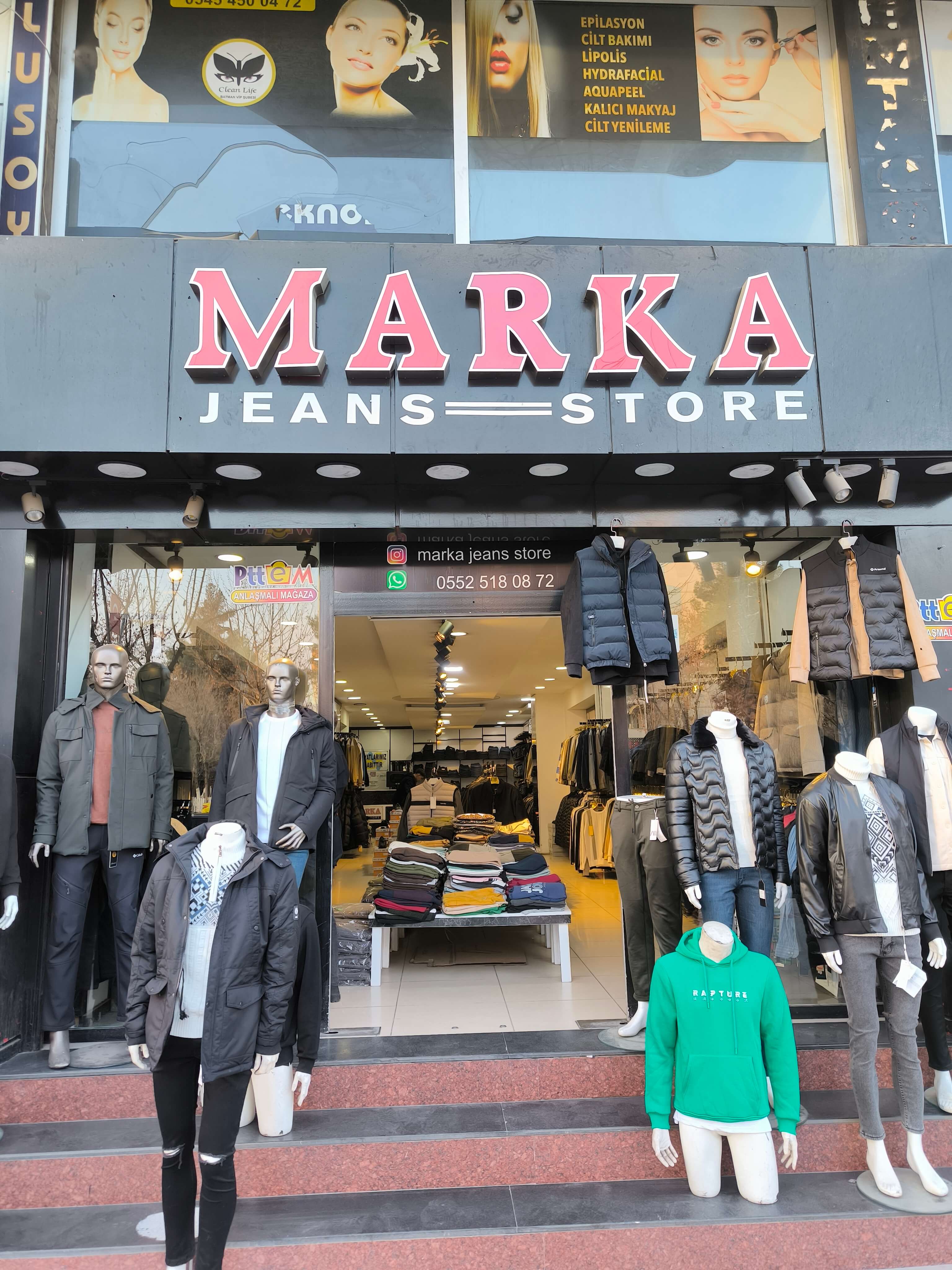 Marka jeans store