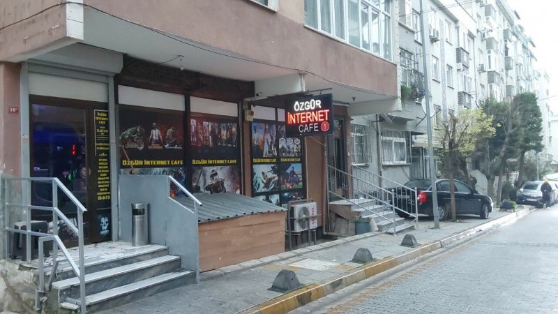 Özgür Internet Cafe