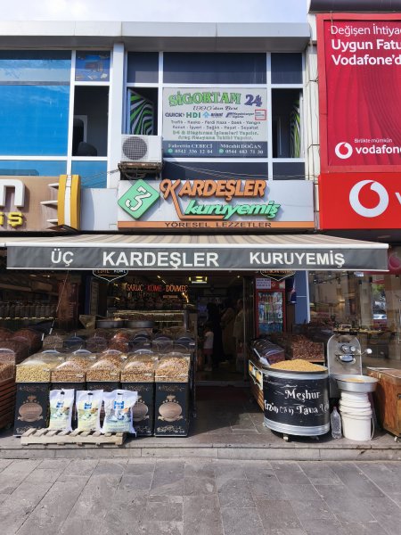 ÜÇ KARDEŞLER